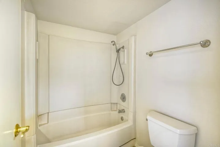 2564 Navarra Drive 115, Carlsbad, California 92009
