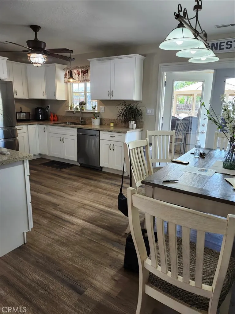 23609 Canyon Lake Drive N, Canyon Lake, California 92587 home-pic-4