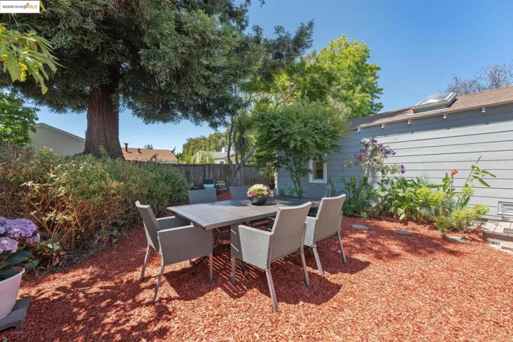 623 38th St, Richmond, California 94805