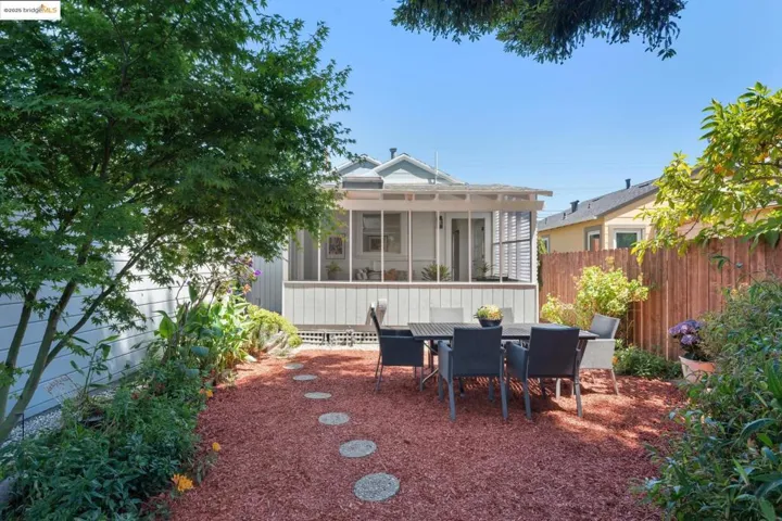623 38th St, Richmond, California 94805