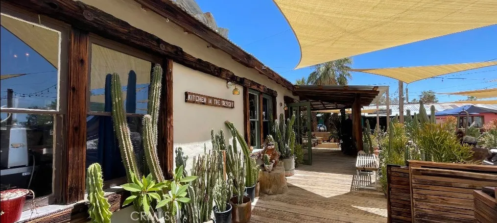 Local Entertainment Restaurant Bar