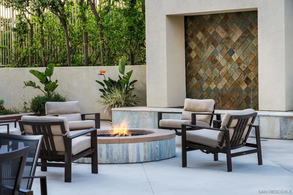939 Coast Blvd 4a, La Jolla, California 92037 home-pic-37