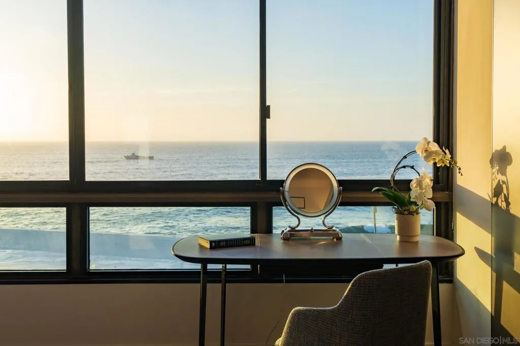 939 Coast Blvd 4a, La Jolla, California 92037 home-pic-17