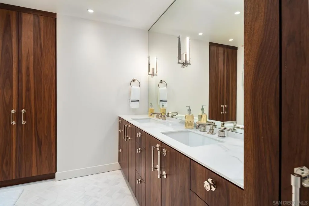 939 Coast Blvd 4a, La Jolla, California 92037 home-pic-21