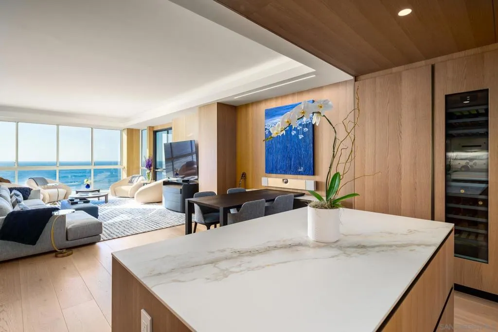 939 Coast Blvd 4a, La Jolla, California 92037 home-pic-0