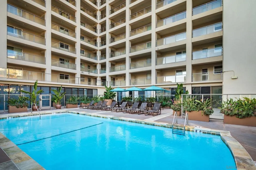 939 Coast Blvd 4a, La Jolla, California 92037 home-pic-38
