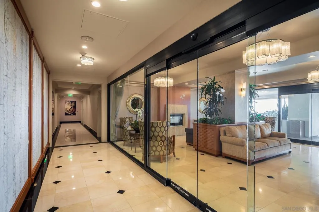 939 Coast Blvd 4a, La Jolla, California 92037 home-pic-32