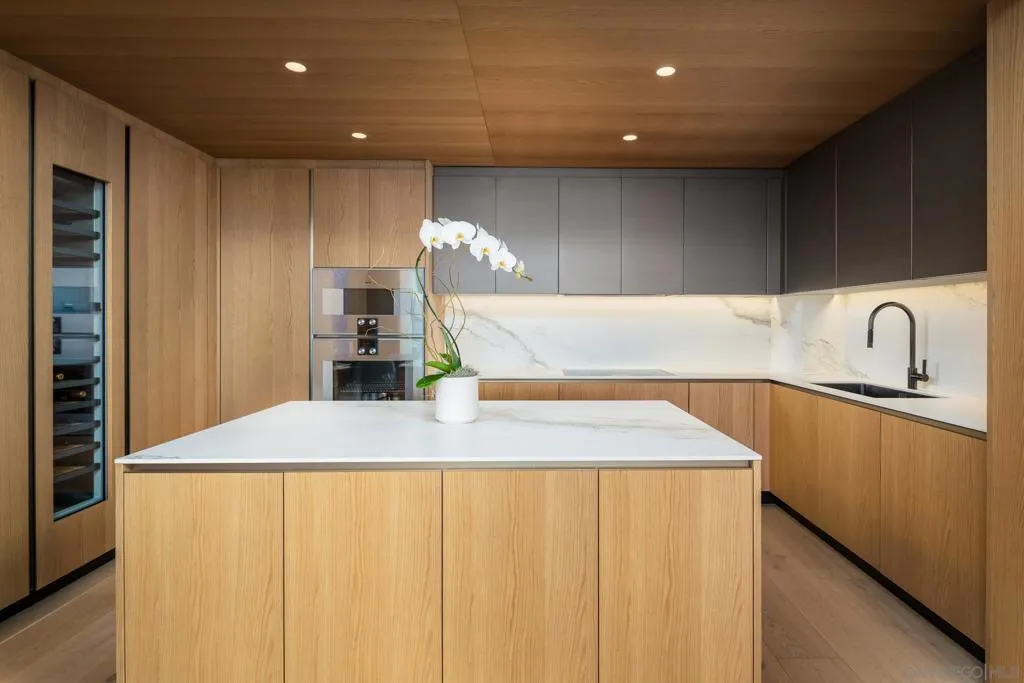 939 Coast Blvd 4a, La Jolla, California 92037 home-pic-8