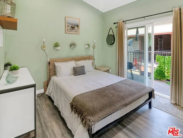 1637 E 5th Street 302, Long Beach, California 90802
