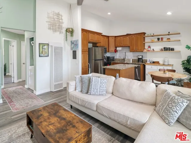 1637 E 5th Street 302, Long Beach, California 90802