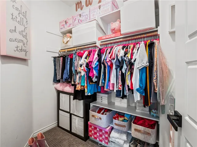 22385 Midtown Court, Saugus, California 91350