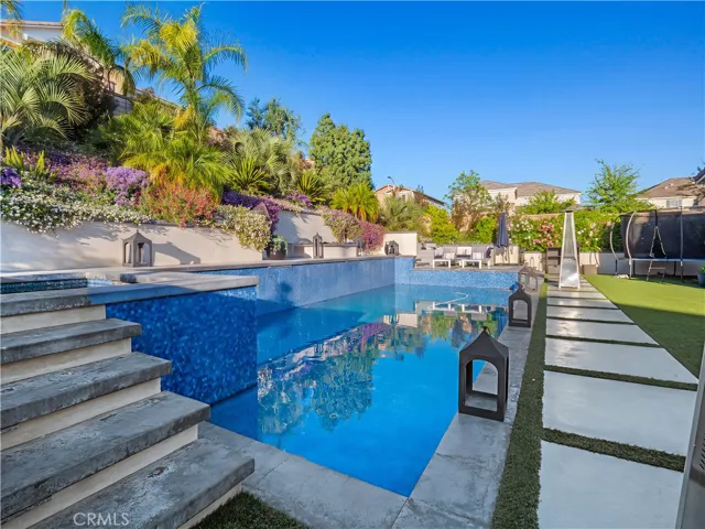 22385 Midtown Court, Saugus, California 91350