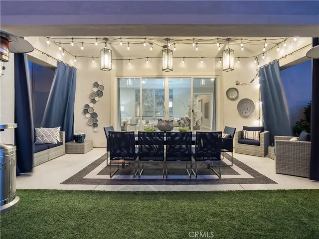 22385 Midtown Court, Saugus, California 91350