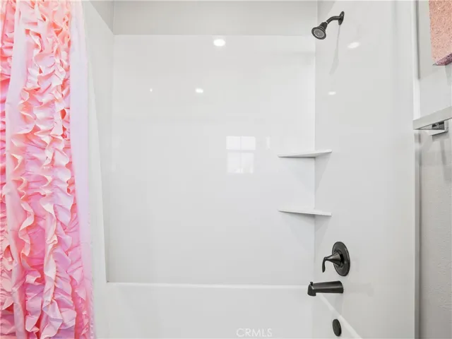 22385 Midtown Court, Saugus, California 91350