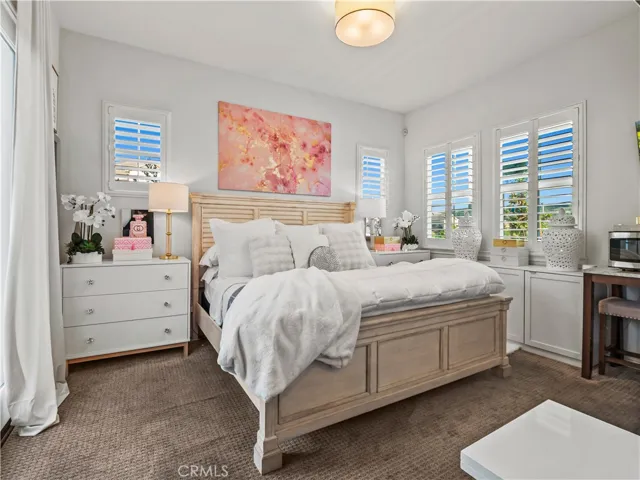 22385 Midtown Court, Saugus, California 91350