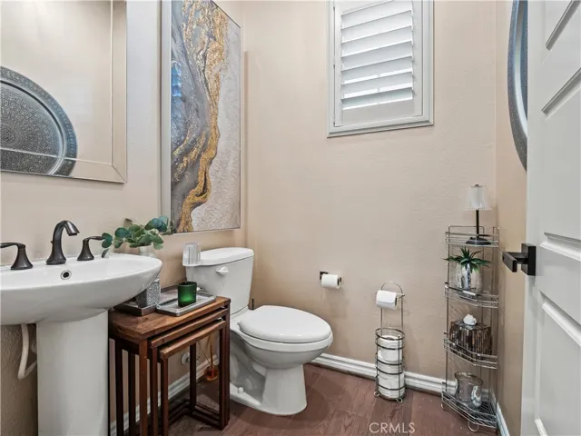 22385 Midtown Court, Saugus, California 91350