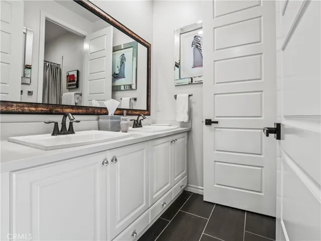 22385 Midtown Court, Saugus, California 91350