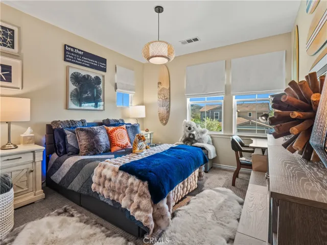 22385 Midtown Court, Saugus, California 91350