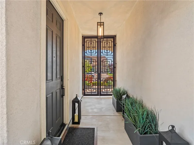 22385 Midtown Court, Saugus, California 91350