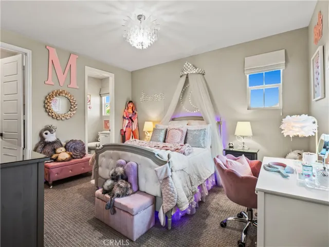 22385 Midtown Court, Saugus, California 91350