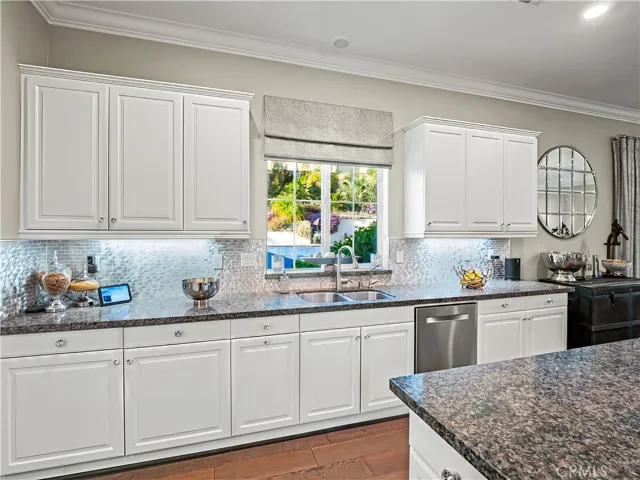 22385 Midtown Court, Saugus, California 91350