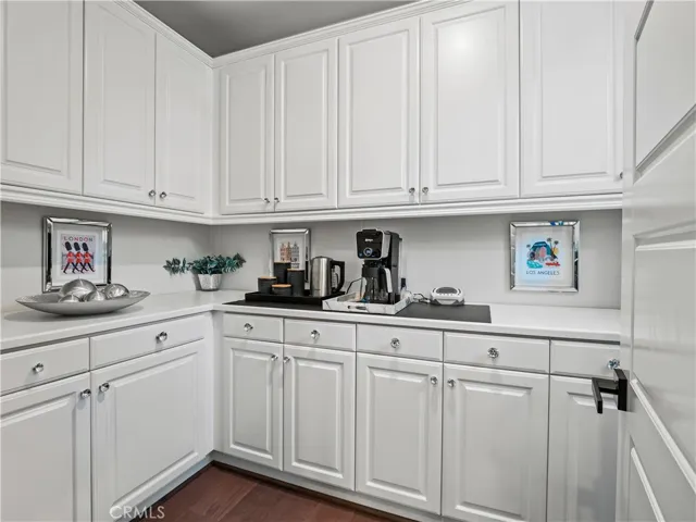 22385 Midtown Court, Saugus, California 91350