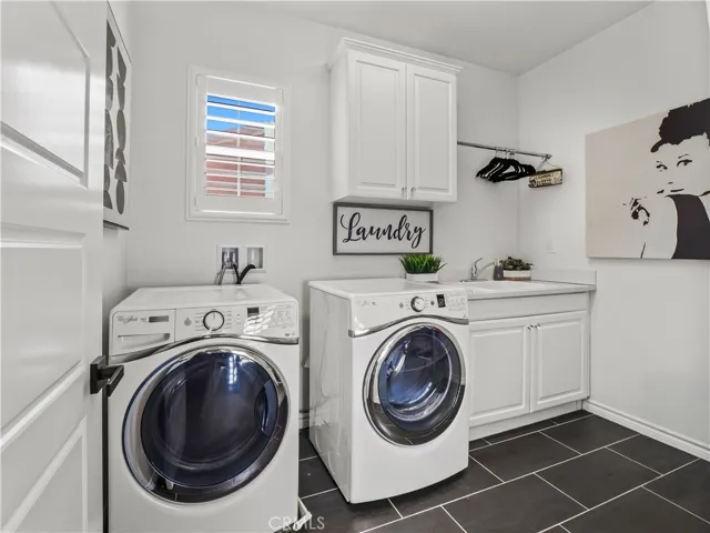 22385 Midtown Court, Saugus, California 91350