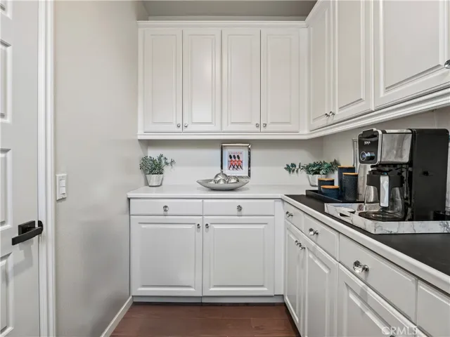 22385 Midtown Court, Saugus, California 91350