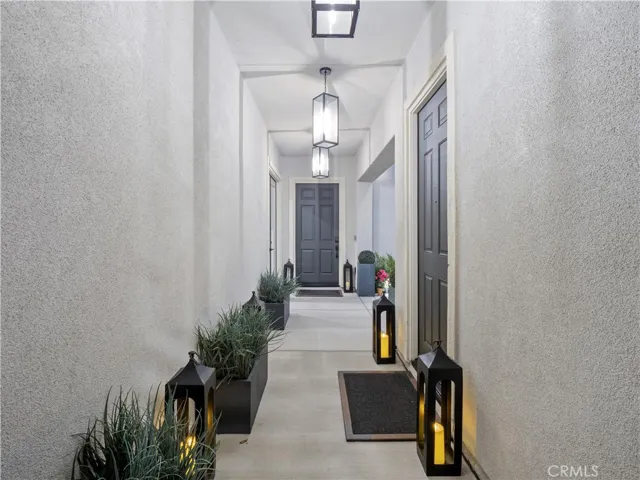 22385 Midtown Court, Saugus, California 91350