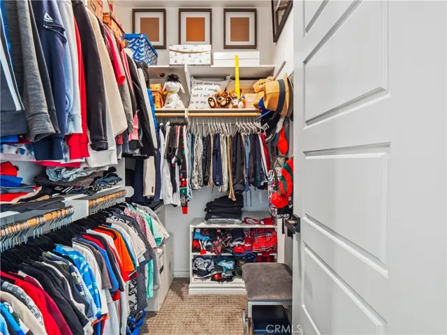22385 Midtown Court, Saugus, California 91350