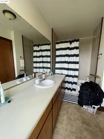290 Park View Terrace, Oakland, California 94610