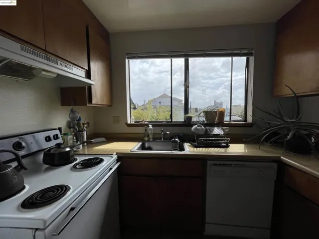 290 Park View Terrace, Oakland, California 94610