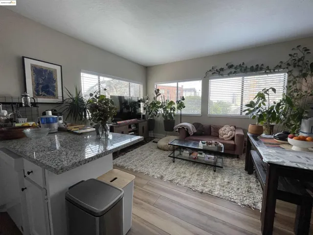 290 Park View Terrace, Oakland, California 94610