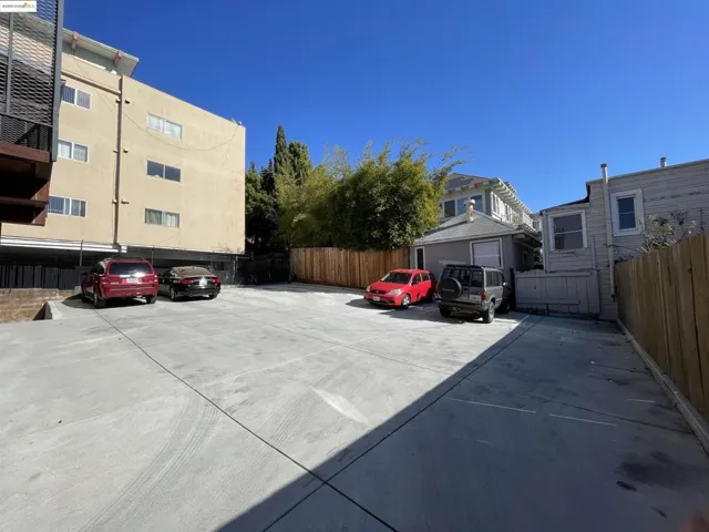 290 Park View Terrace, Oakland, California 94610
