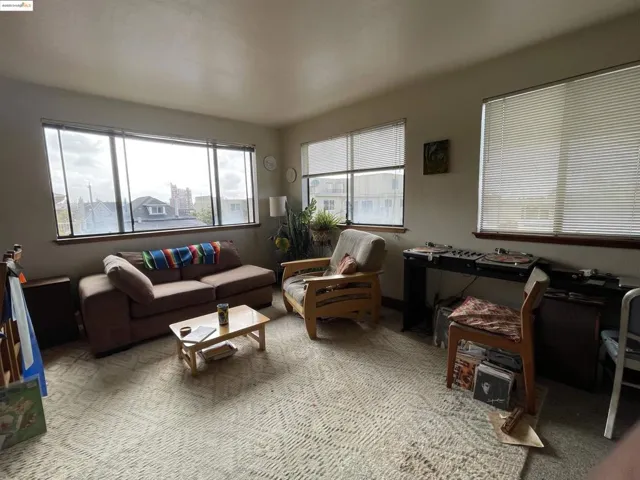 290 Park View Terrace, Oakland, California 94610