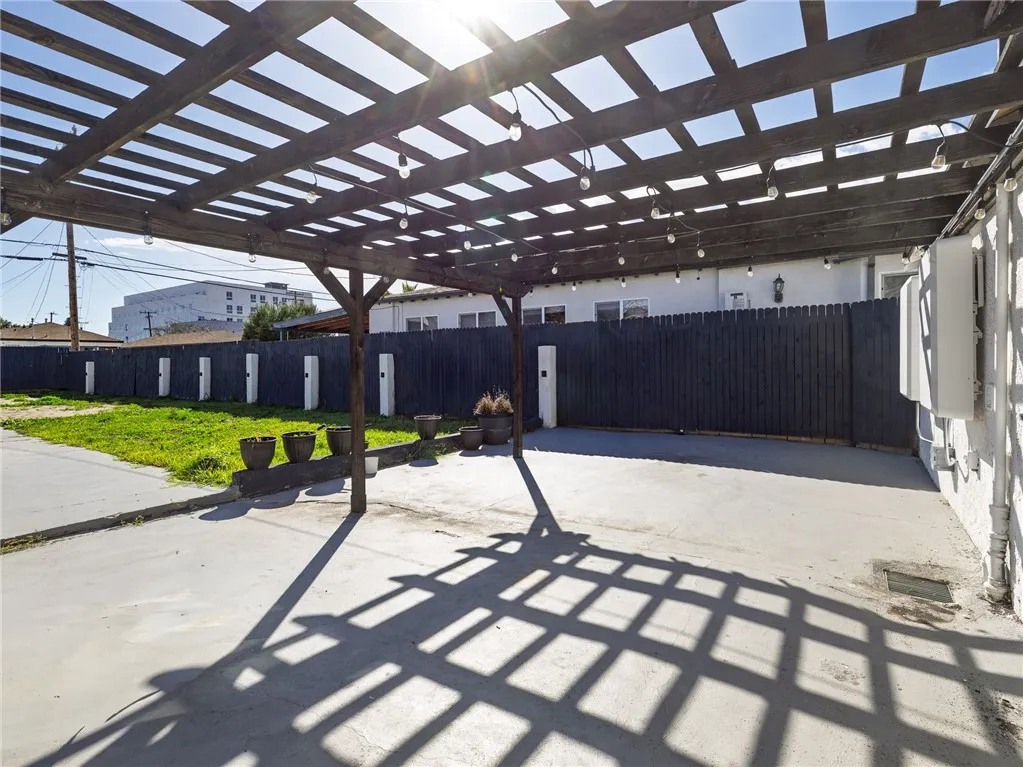 5518 W 117th Street, Hawthorne, California 90304 home-pic-26