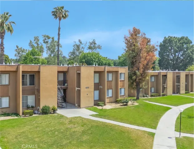 1066 N Orange Street, Riverside, California 92501