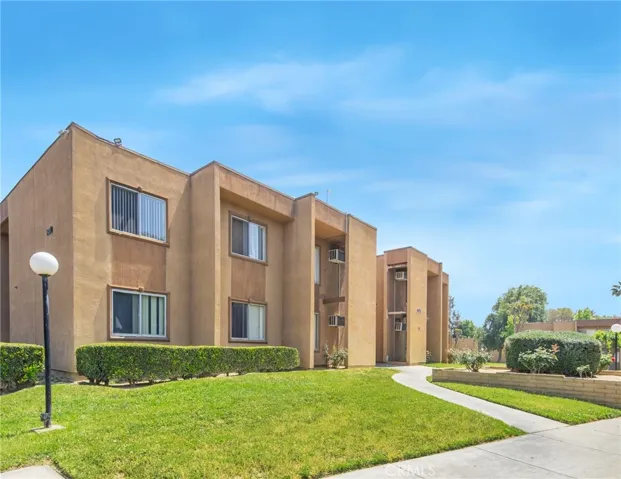 1066 N Orange Street, Riverside, California 92501