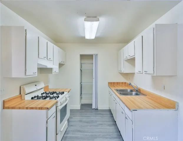 1066 N Orange Street, Riverside, California 92501