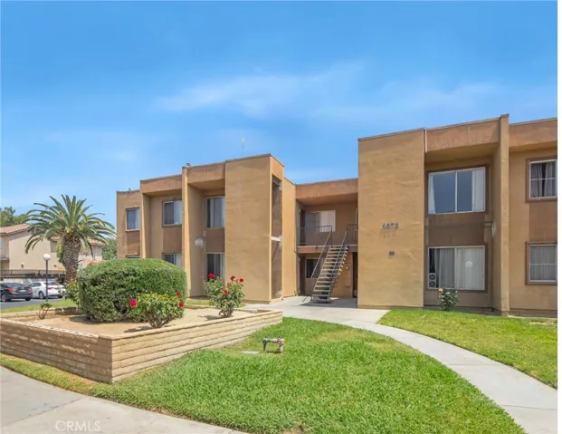 1066 N Orange Street, Riverside, California 92501