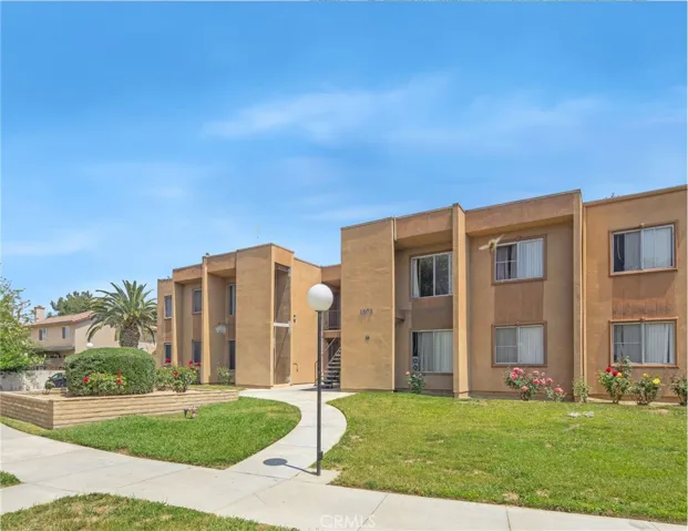1066 N Orange Street, Riverside, California 92501