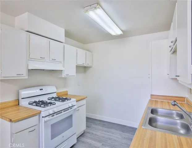 1066 N Orange Street, Riverside, California 92501