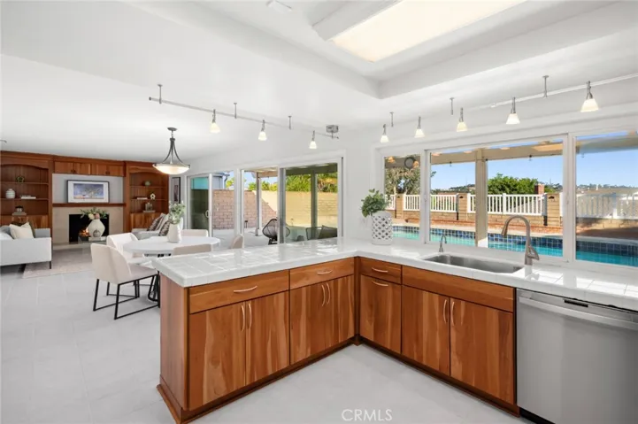 So much space to prepare your favorite meals