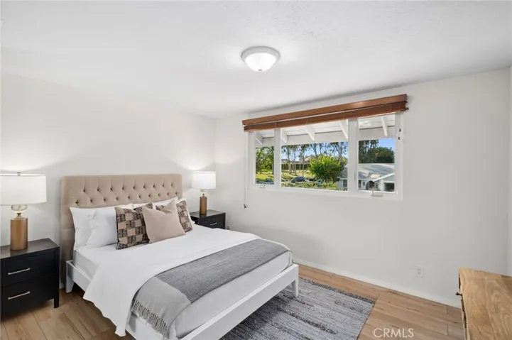Wake up every morning with cheerful views of the park