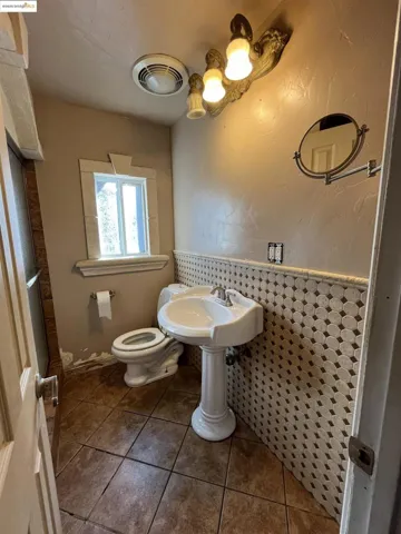 2057 84th Ave, Oakland, California 94621