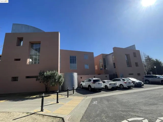 6450 Doyle Street, Emeryville, California 94606-8