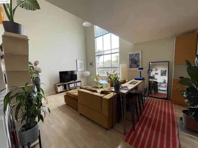 6450 Doyle Street, Emeryville, California 94606-8