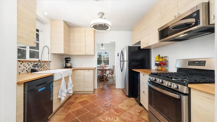 686 W 34th Street, San Bernardino, California 92405