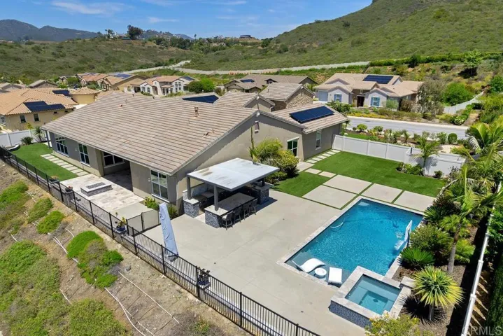 1733 Lemonadeberry Lane, Vista, California 92084