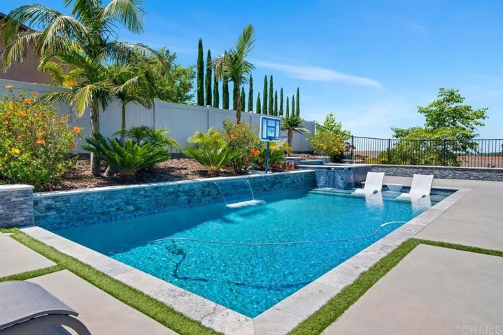 1733 Lemonadeberry Lane, Vista, California 92084